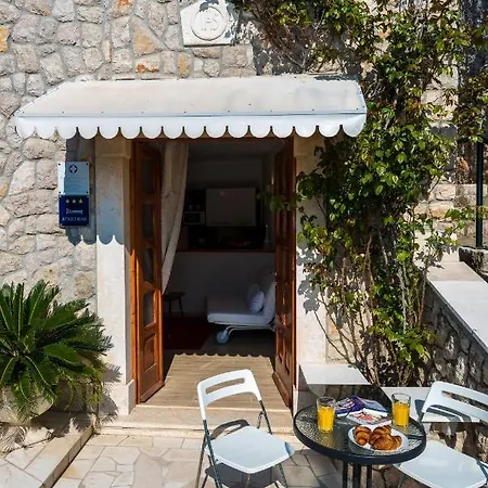 Romance דוברובניק