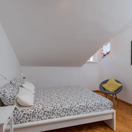 Romance דוברובניק